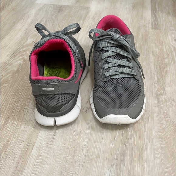 Nike FREE RUN Running Sneakers - Picture 3 of 6